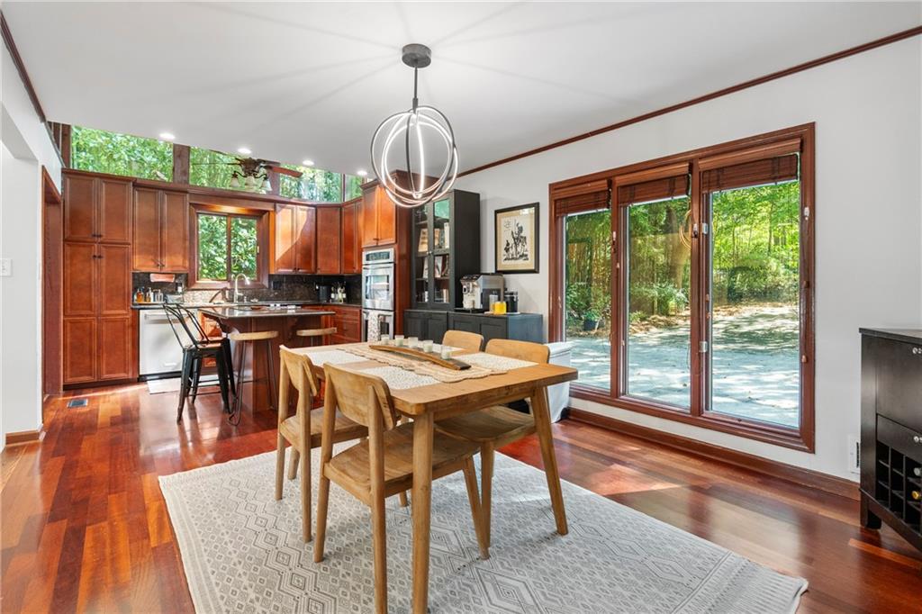 4060 Laurel Ridge Trail SE