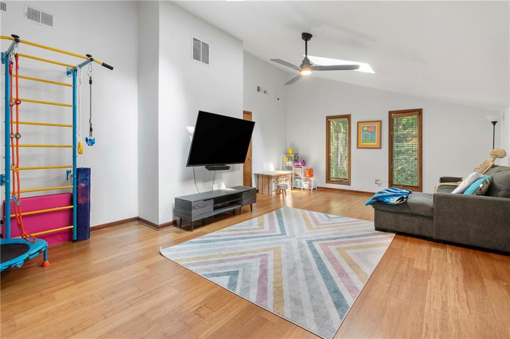 4060 Laurel Ridge Trail SE