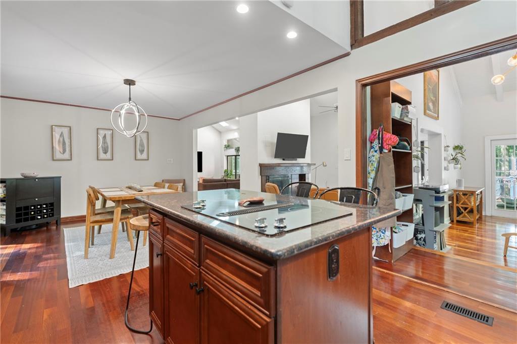 4060 Laurel Ridge Trail SE