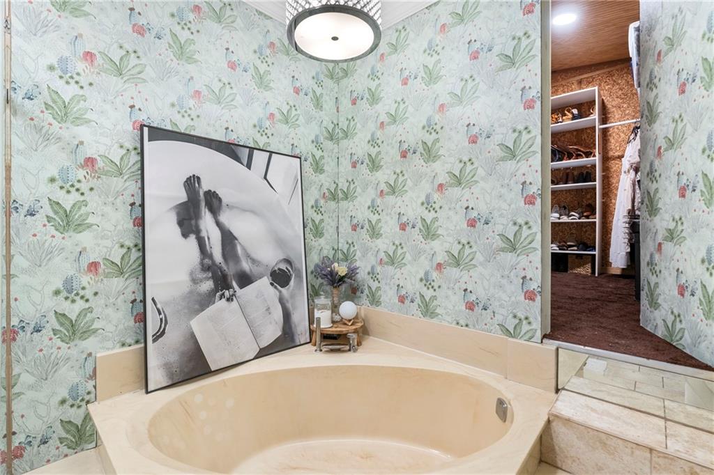 4060 Laurel Ridge Trail SE