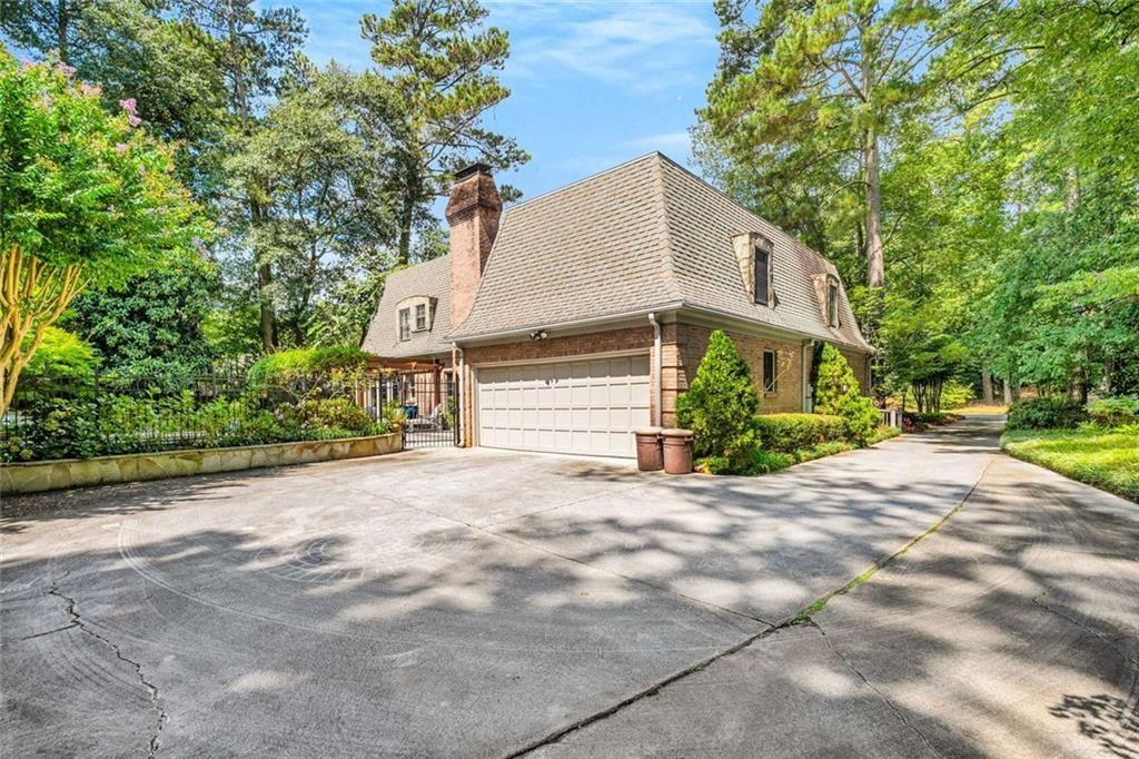 760 Weatherly Lane NW