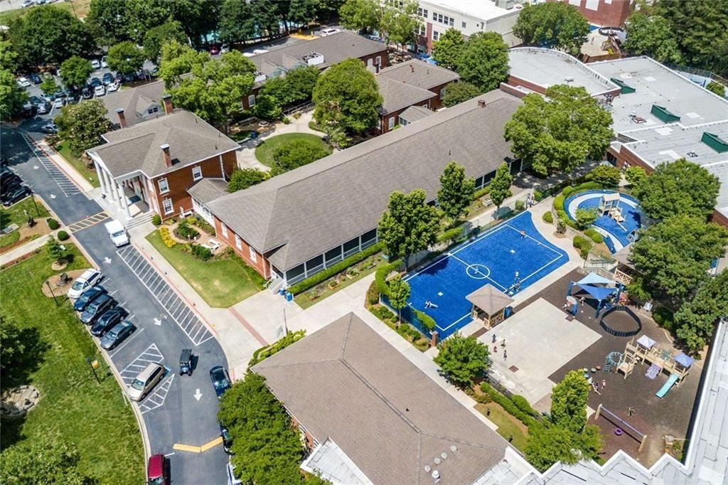 760 Weatherly Lane NW