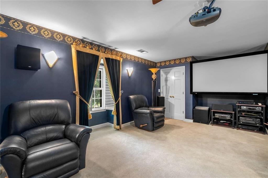 760 Weatherly Lane NW