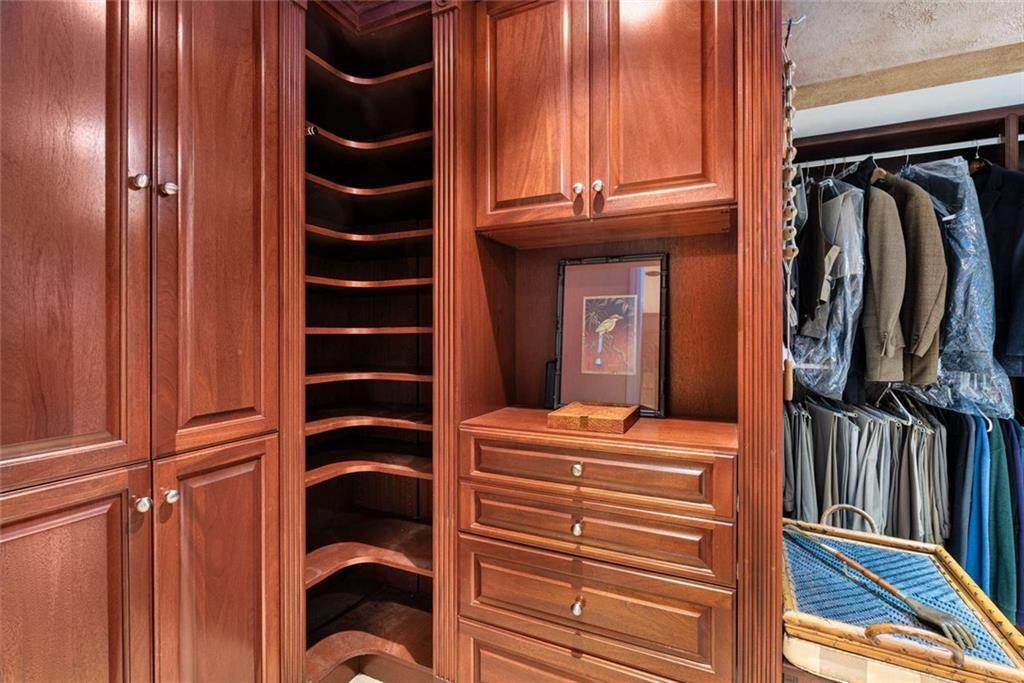 760 Weatherly Lane NW