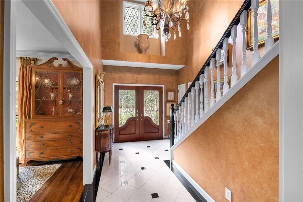 760 Weatherly Lane NW