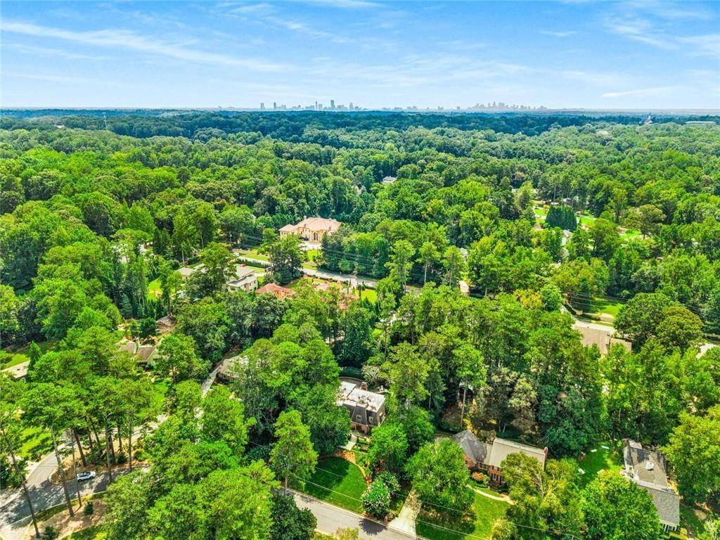 760 Weatherly Lane NW