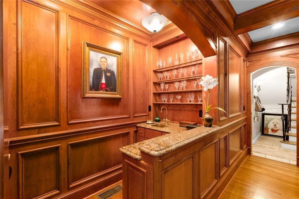 760 Weatherly Lane NW