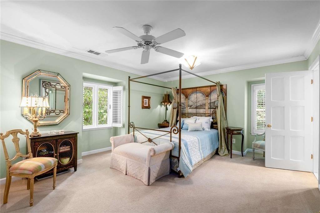 760 Weatherly Lane NW