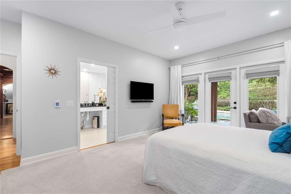 760 Weatherly Lane NW