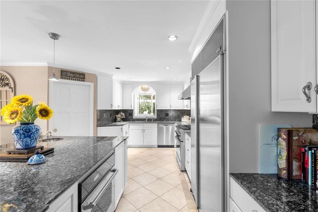 760 Weatherly Lane NW