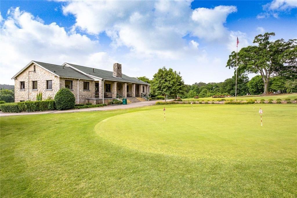 760 Weatherly Lane NW