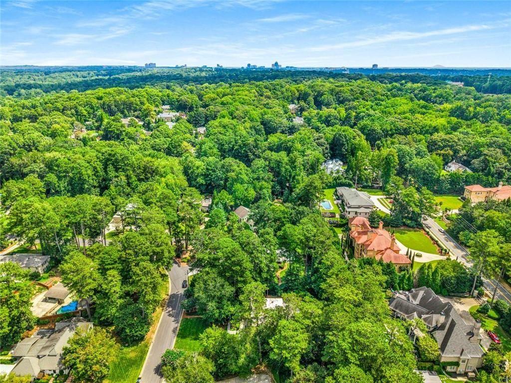 760 Weatherly Lane NW