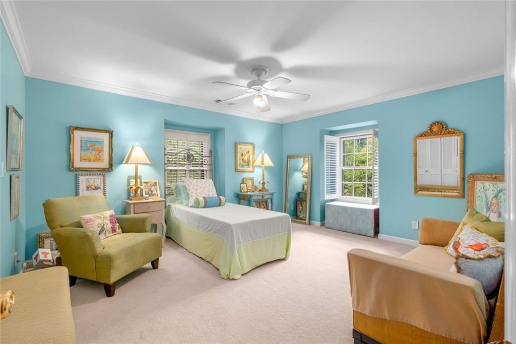 760 Weatherly Lane NW