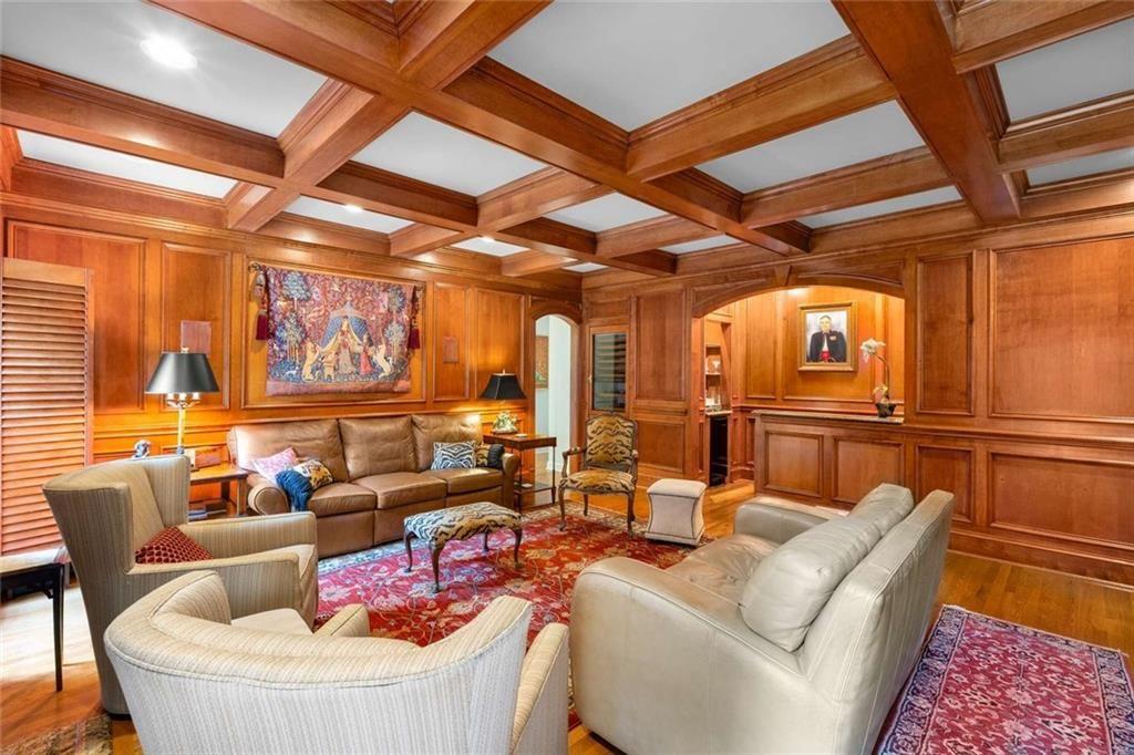 760 Weatherly Lane NW