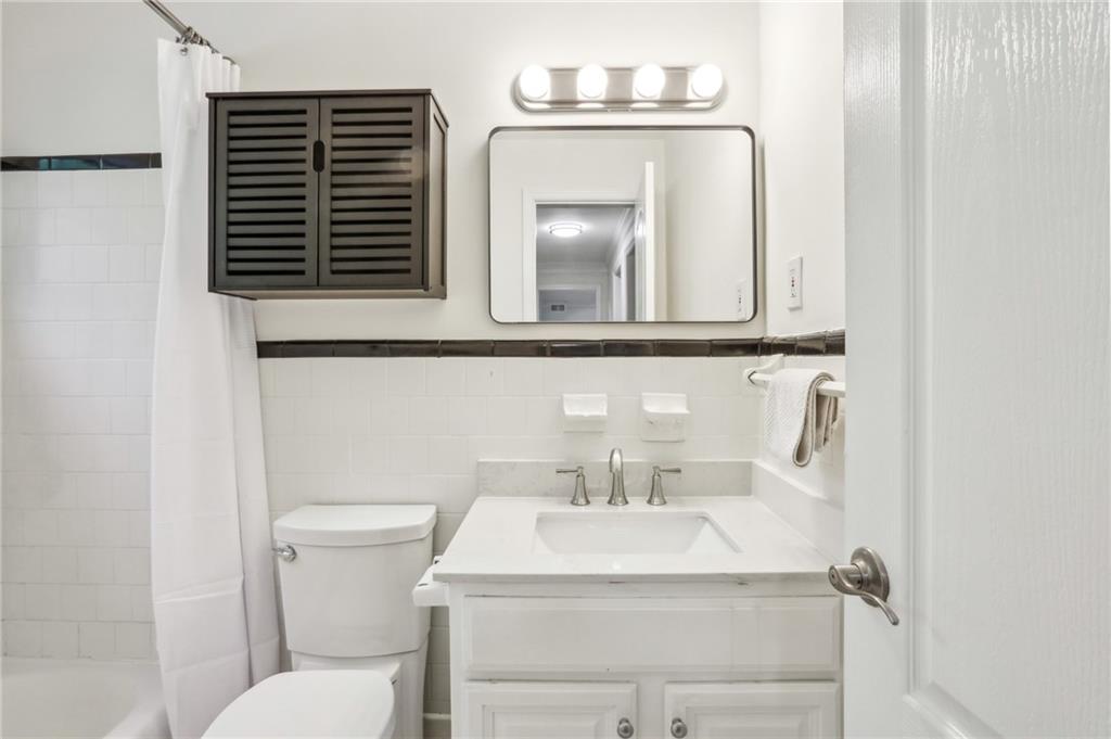 311 Peachtree Hills Avenue NE Unit 13B