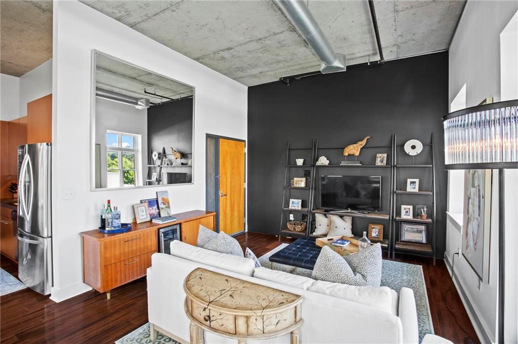 206 11th Street NE Unit 701