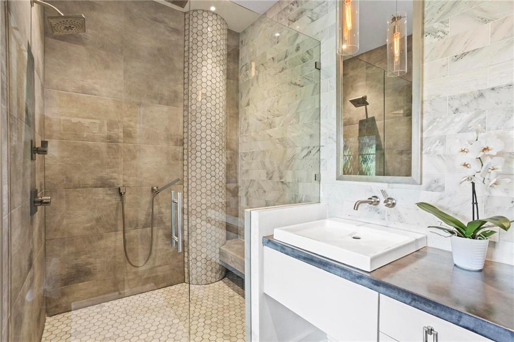 206 11th Street NE Unit 701