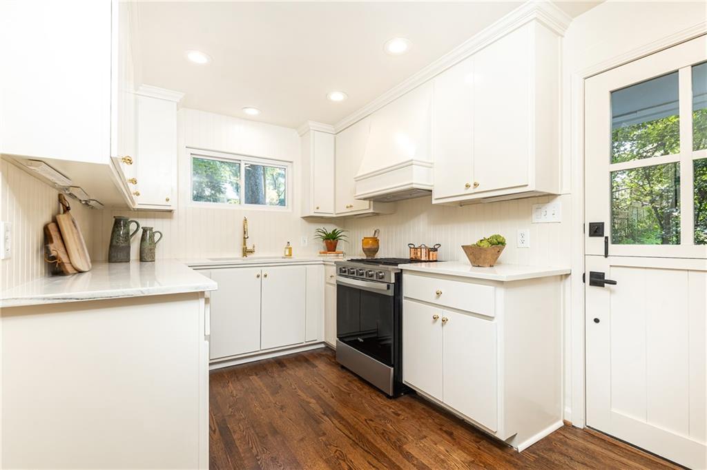 2891 Ridgemore Road NW