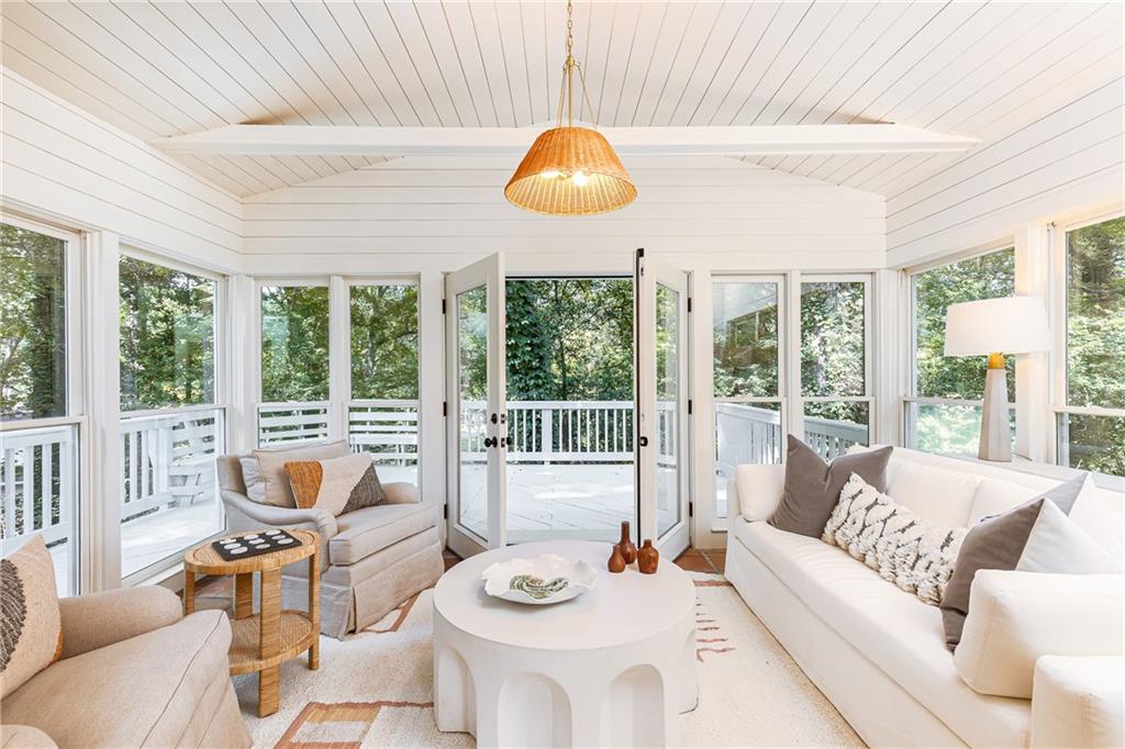 2891 Ridgemore Road NW