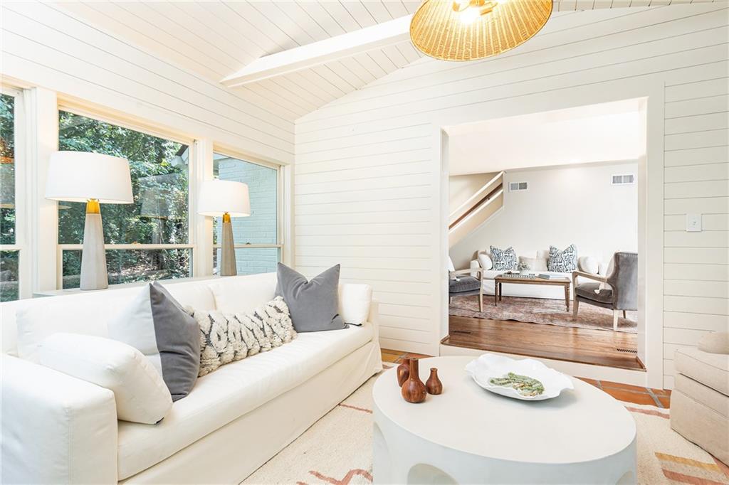 2891 Ridgemore Road NW