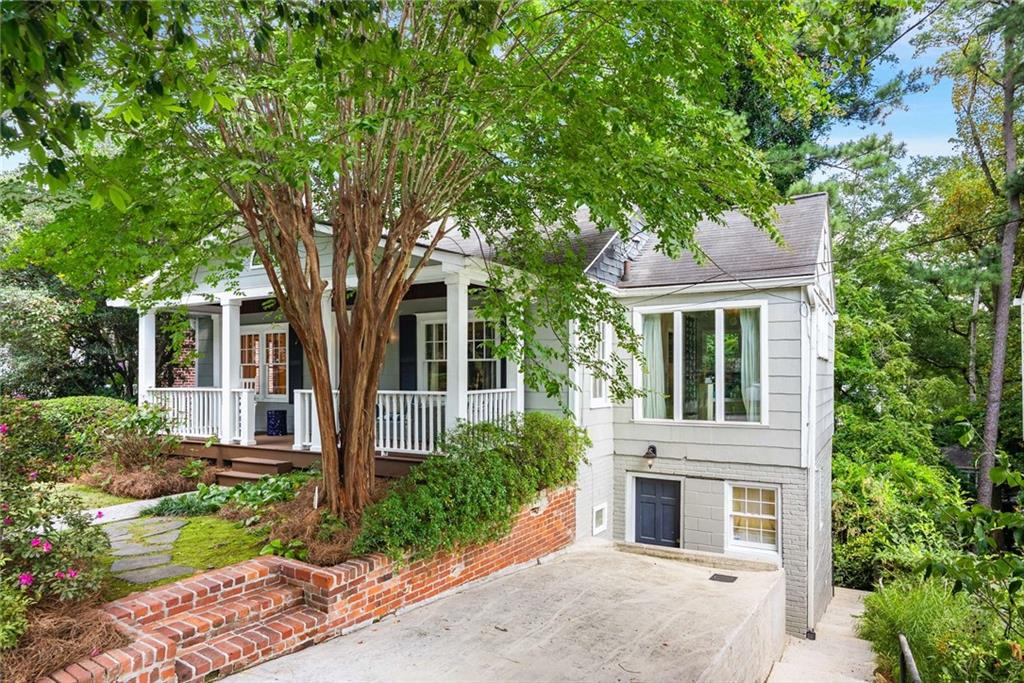 2323 SHENANDOAH Avenue NE