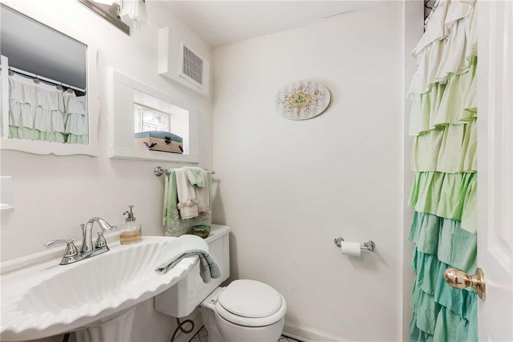 2323 SHENANDOAH Avenue NE