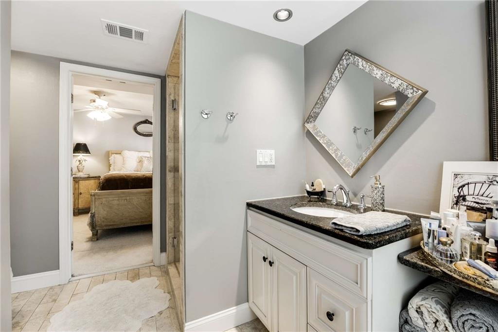 2323 SHENANDOAH Avenue NE