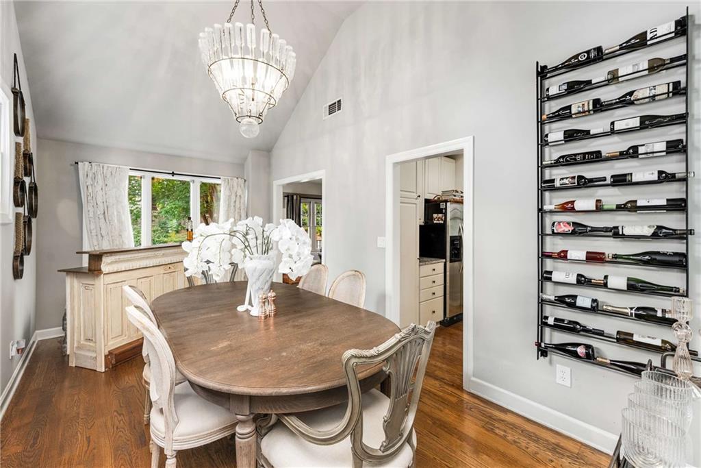 2323 SHENANDOAH Avenue NE