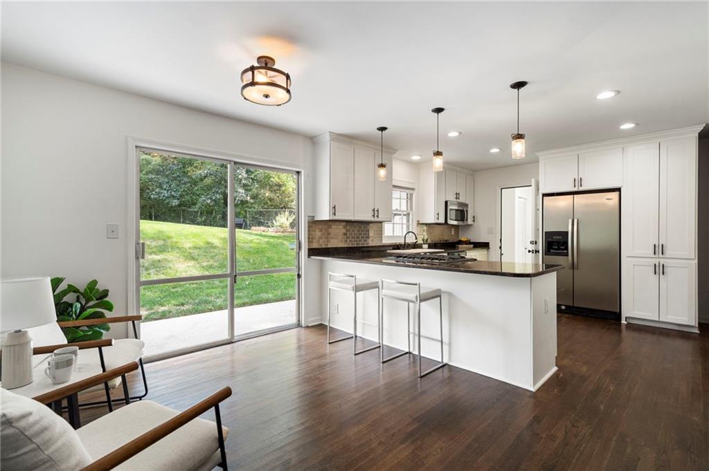 4143 Commodore Drive