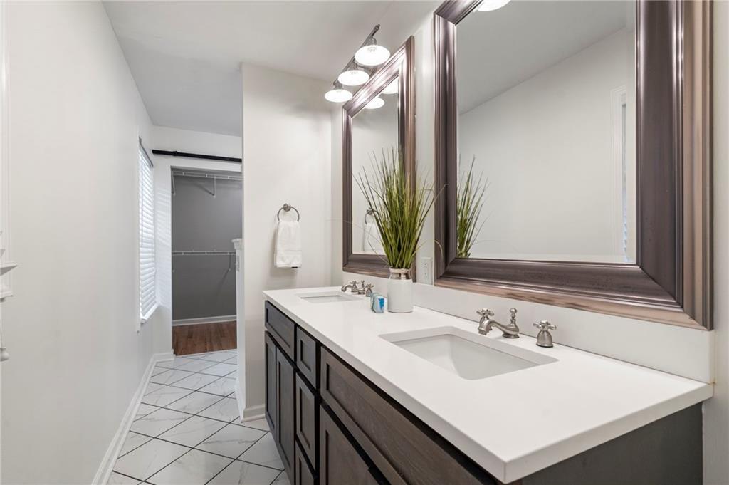 4143 Commodore Drive