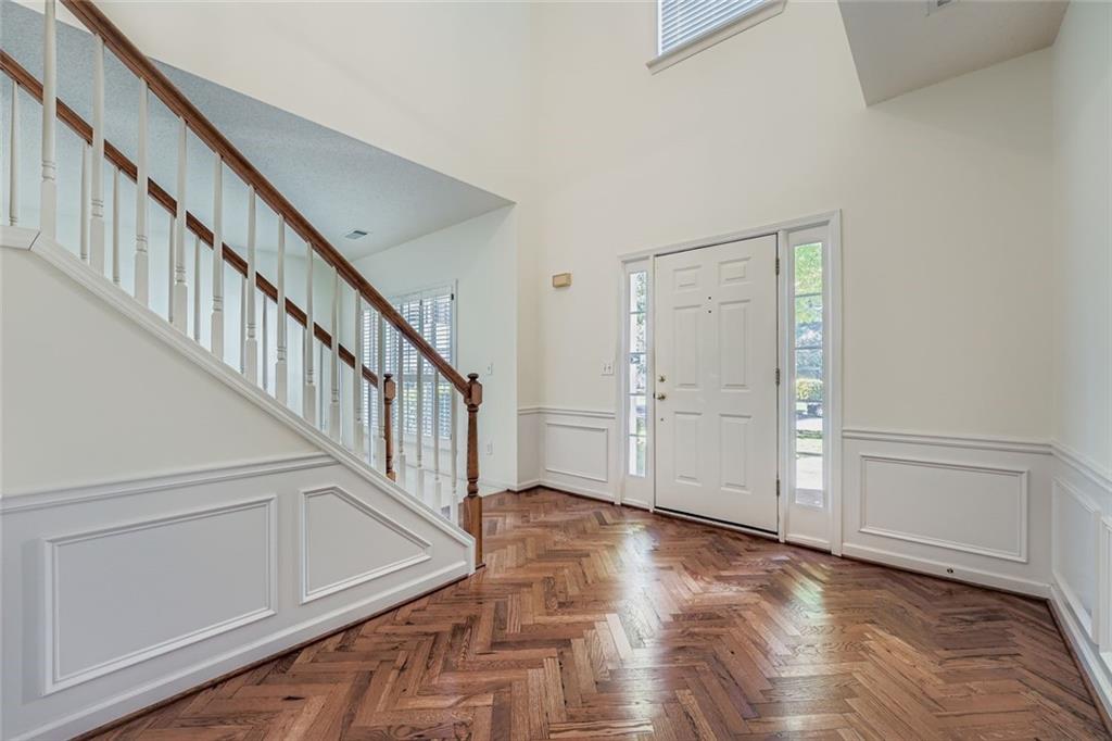 120 Lyndhurst Court