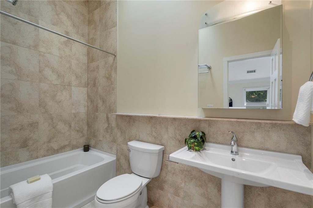 1467 Monroe Drive Unit 11