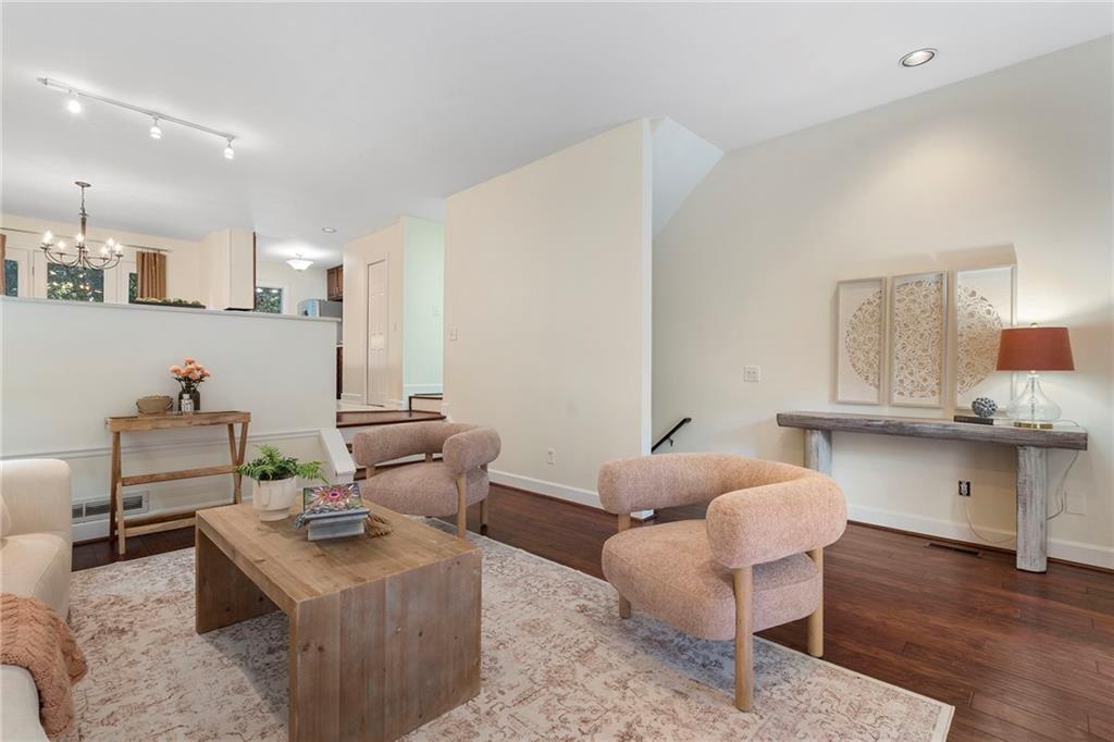 1467 Monroe Drive Unit 11