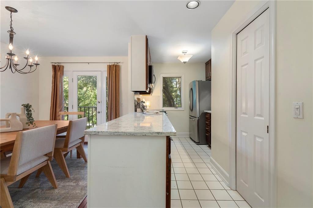 1467 Monroe Drive Unit 11