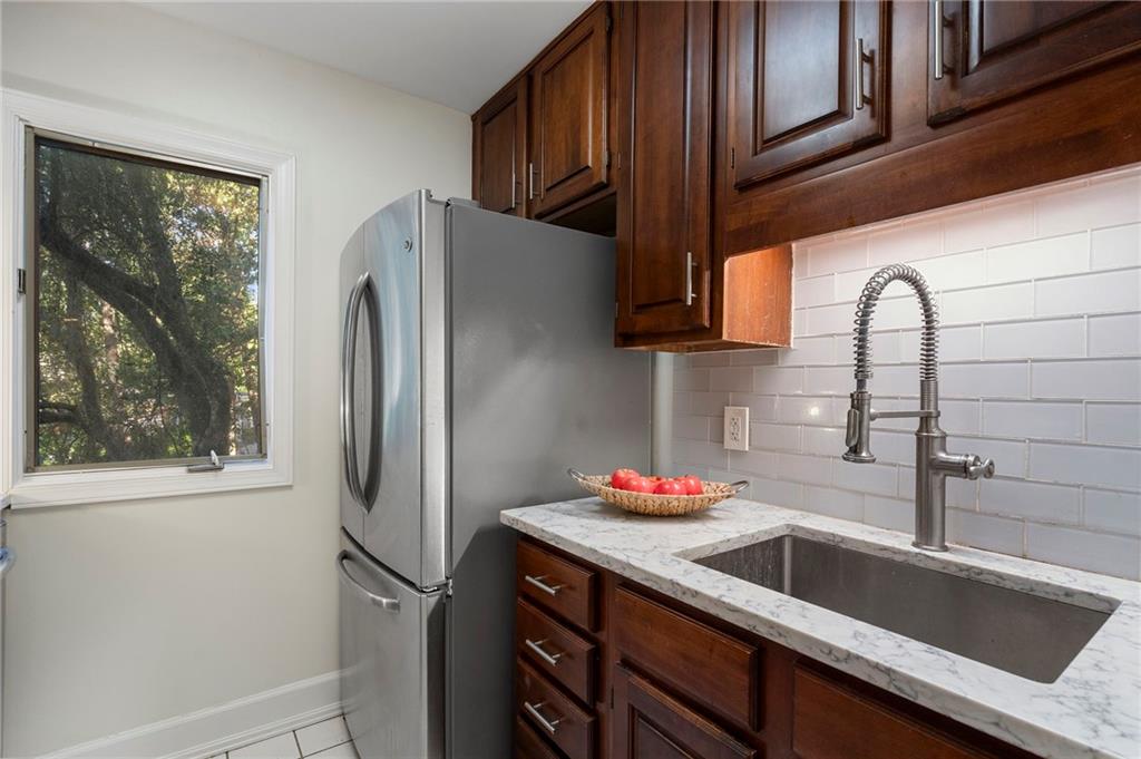 1467 Monroe Drive Unit 11