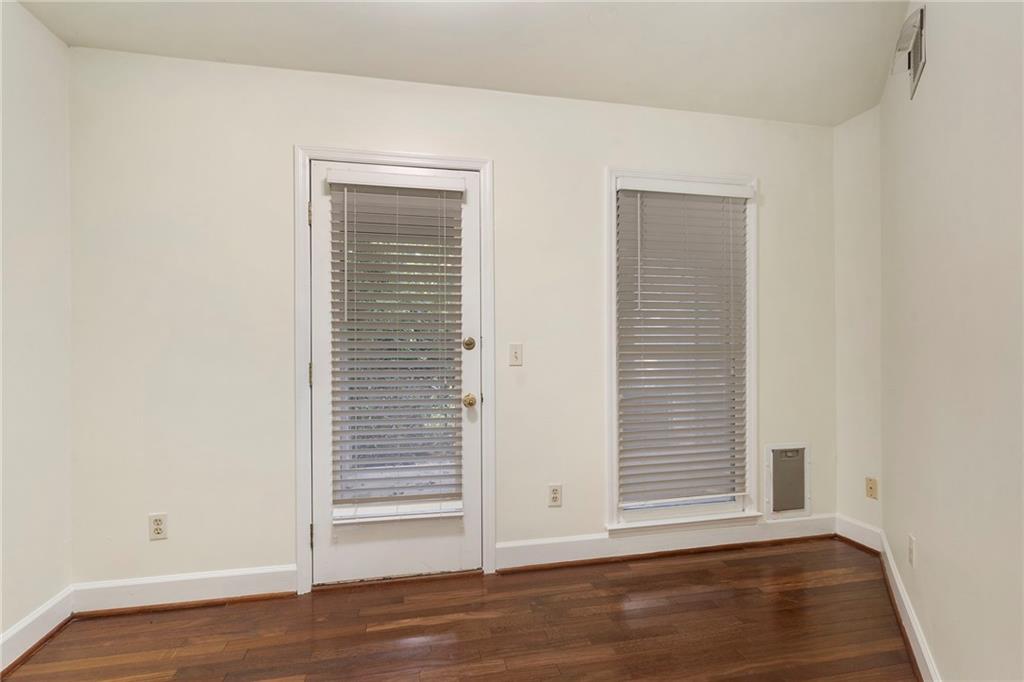1467 Monroe Drive Unit 11