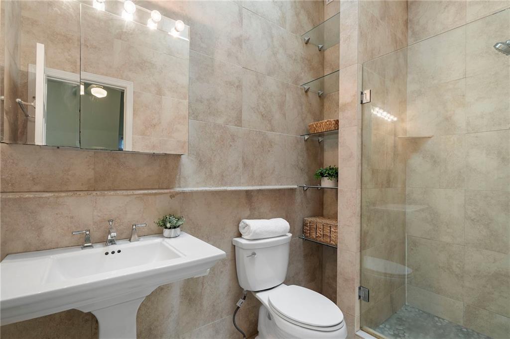 1467 Monroe Drive Unit 11