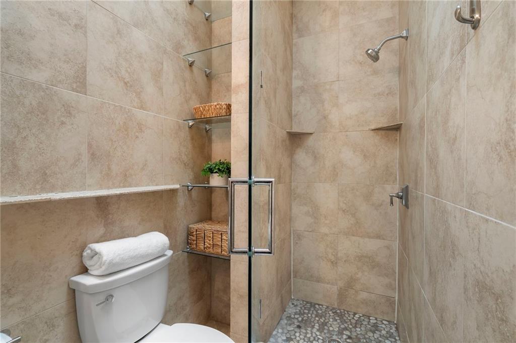 1467 Monroe Drive Unit 11