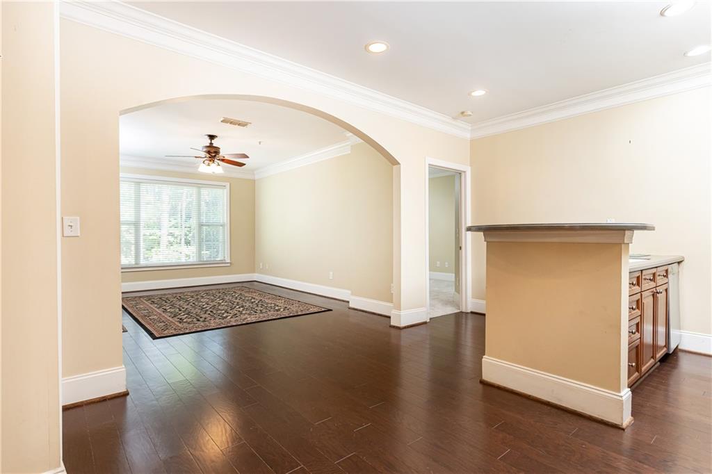 4100 Paces Walk SE Unit 2104