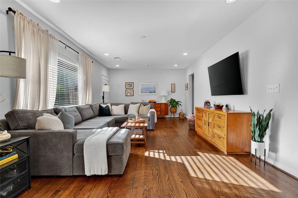 1994 Honeysuckle Lane SW