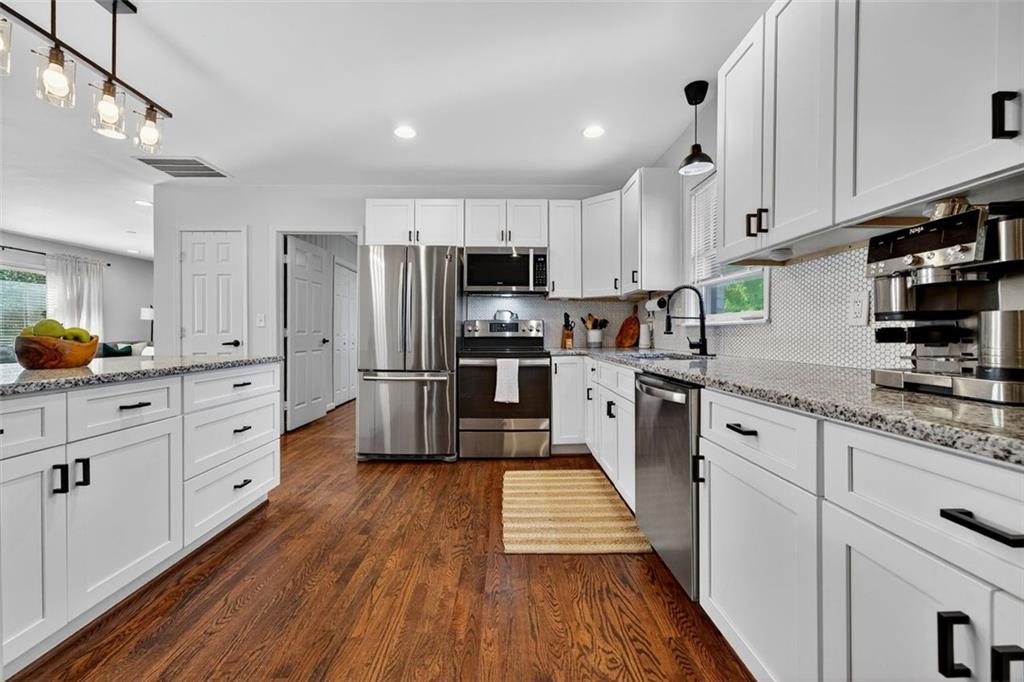 1994 Honeysuckle Lane SW