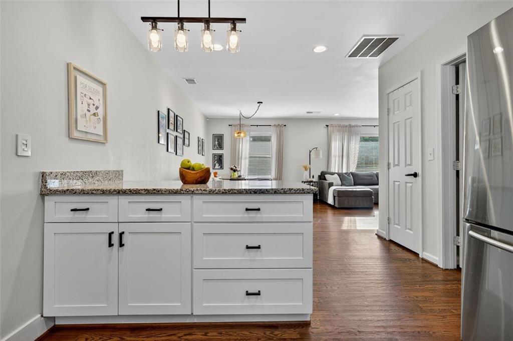 1994 Honeysuckle Lane SW