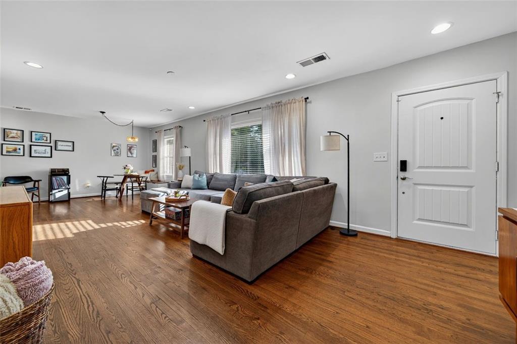 1994 Honeysuckle Lane SW