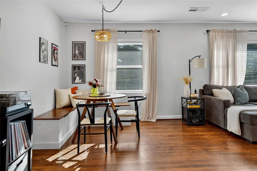 1994 Honeysuckle Lane SW