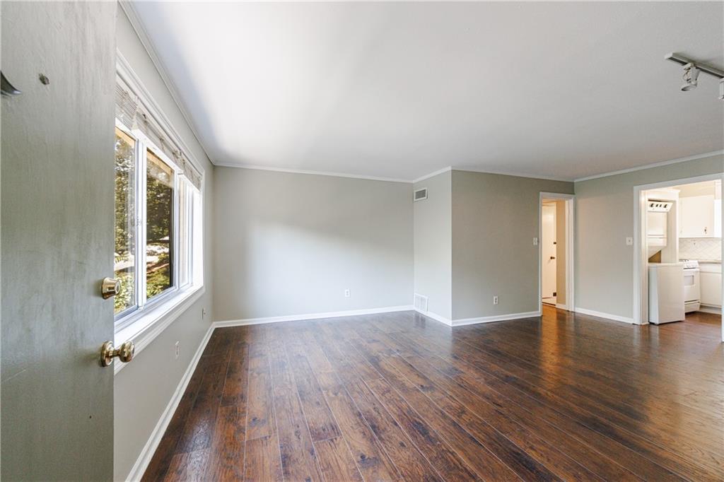 101 Ardmore Place NW Unit 3