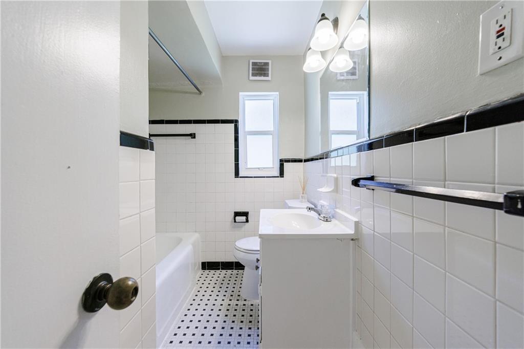 101 Ardmore Place NW Unit 3
