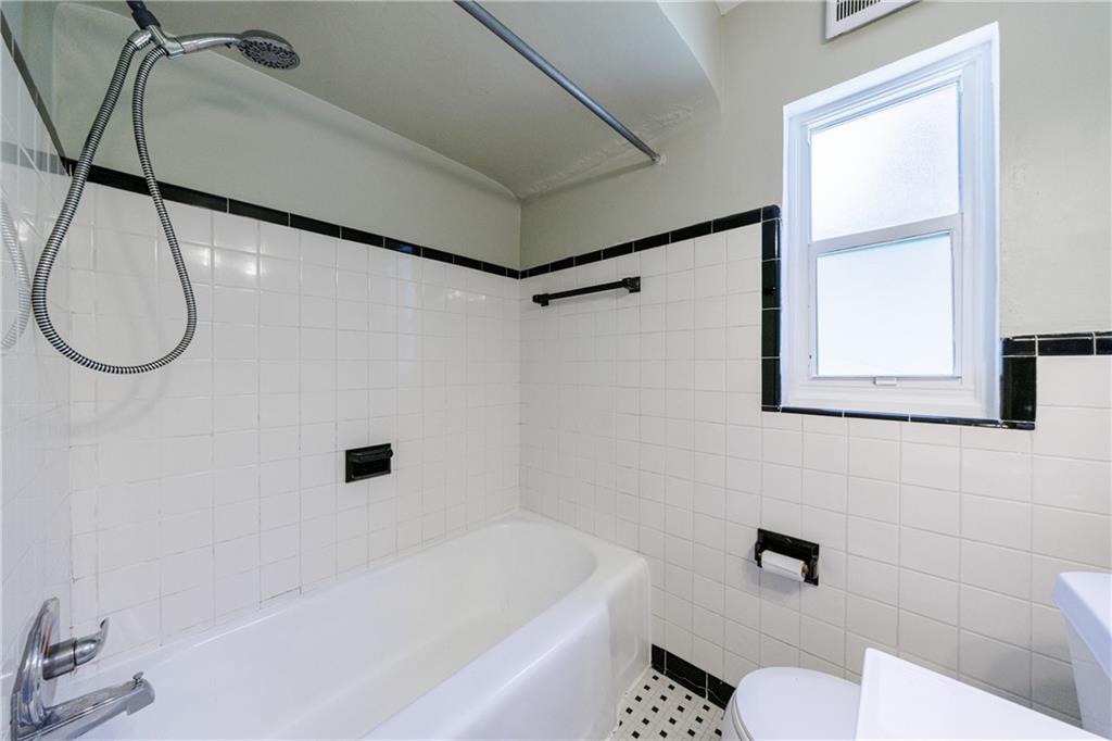 101 Ardmore Place NW Unit 3