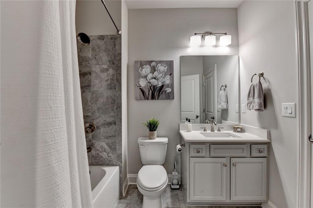 1807 Falling Sky Court NE