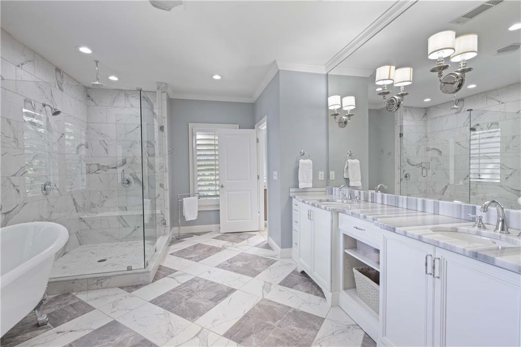 1365 Fernwood Circle NE