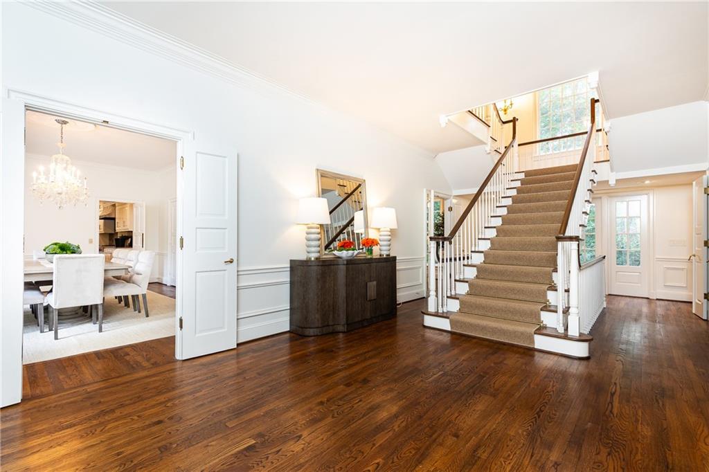 170 W Paces Ferry Road NW